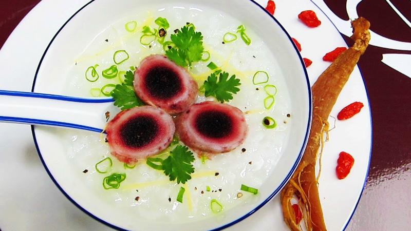 Khám phá cách nấu cháo nhung hươu tươi thơm ngon, giúp phục hồi sức khỏe nhanh chóng sau khi ốm dậy.