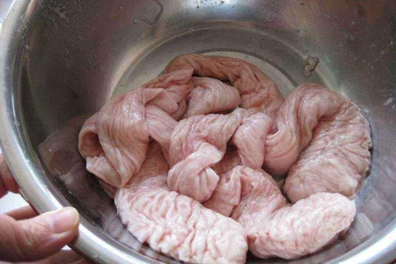 Cách rửa lòng già này không chỉ giúp lòng sạch sẽ hoàn toàn mà còn loại bỏ được mùi hôi khó chịu.