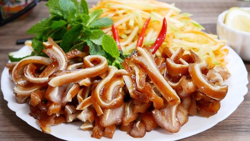 Hướng dẫn chế biến món tai heo khìa nước dừa, món ăn tuyệt vời cho bữa cơm hay làm đồ nhắm, đều đem lại hương vị thơm ngon khó quên.