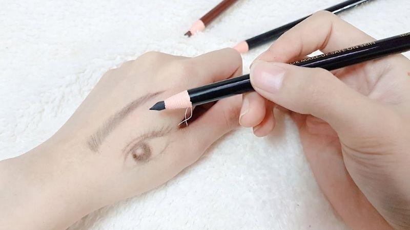 Làm thế nào để chọn được chì kẻ chân mày phù hợp cho người mới bắt đầu: Những lựa chọn không thể bỏ qua cho các tân binh trong trang điểm.