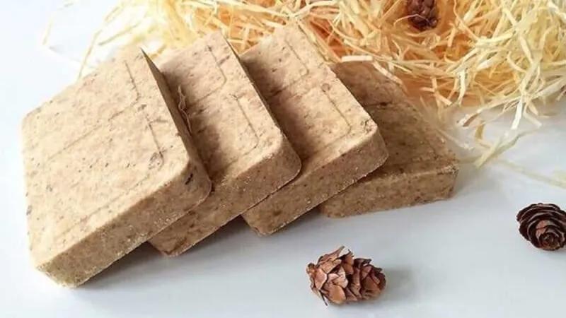 Lương khô là một loại thực phẩm khô, tiện lợi và dễ bảo quản, thường được sử dụng trong các chuyến đi dài hoặc trong những tình huống khẩn cấp. Bạn đã hiểu rõ về lương khô, các loại lương khô phổ biến, cách thức mua và giá cả của chúng chưa?
