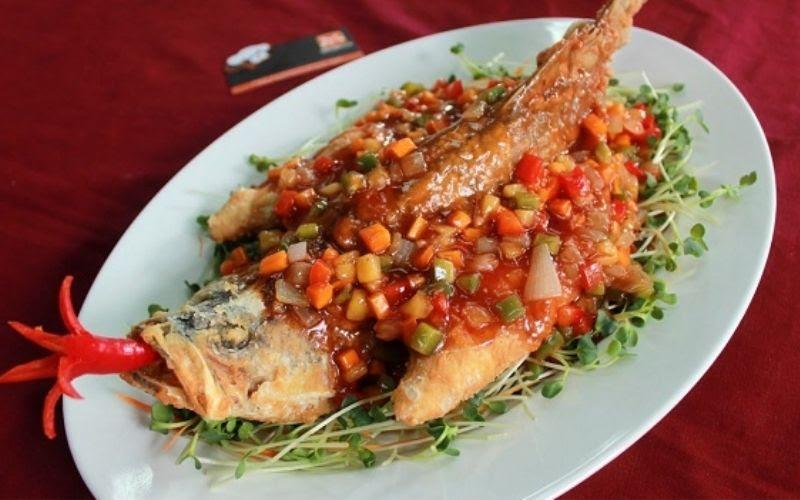 Khám phá công thức cá chẽm sốt chua ngọt thơm lừng, đậm đà vị, sẽ khiến bữa ăn của bạn thêm phần hấp dẫn và ngon miệng.