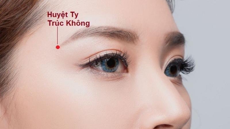 Huyệt Ty Trúc Không là gì? Tác dụng của huyệt này khi thực hiện châm cứu hoặc bấm huyệt ra sao?
