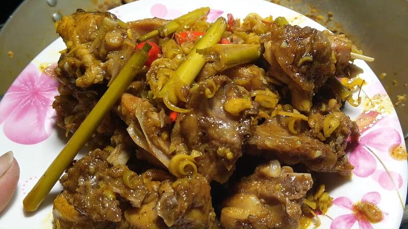 Khám phá cách chế biến thịt thỏ xào sả ớt cay, món ăn mang đậm hương vị đặc trưng, thơm ngon, hấp dẫn đến khó cưỡng.