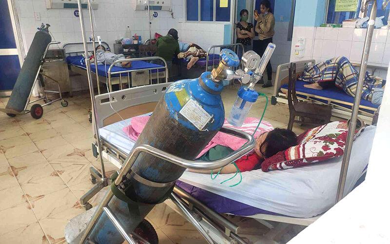 Chuyên gia cảnh báo về sự nguy hiểm của keo thổi bong bóng, khi gần đây đã có trường hợp trẻ bị ngộ độc do tiếp xúc với loại keo này.
