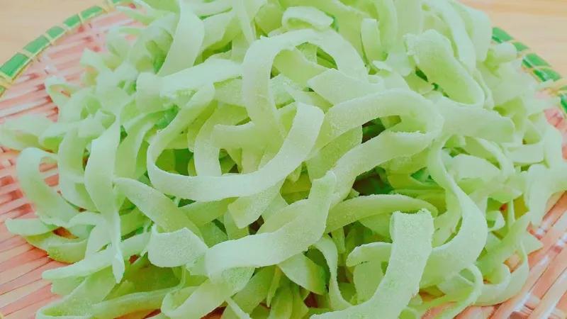 Hướng dẫn cách làm mứt dừa lá dứa vừa thơm ngát, vừa bắt mắt, đảm bảo ai cũng phải lòng ngay.