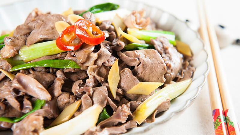 Khám phá bí quyết chế biến món tim heo xào gừng, với hương vị thơm ngon béo ngậy và sự dai mềm đặc trưng, đảm bảo sẽ khiến bạn muốn ăn mãi không ngừng.