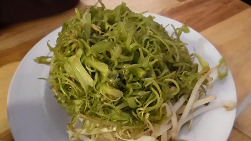 Rau trụng liệu có thật sự giúp loại bỏ thuốc trừ sâu và bảo vệ sức khỏe khi ăn?
