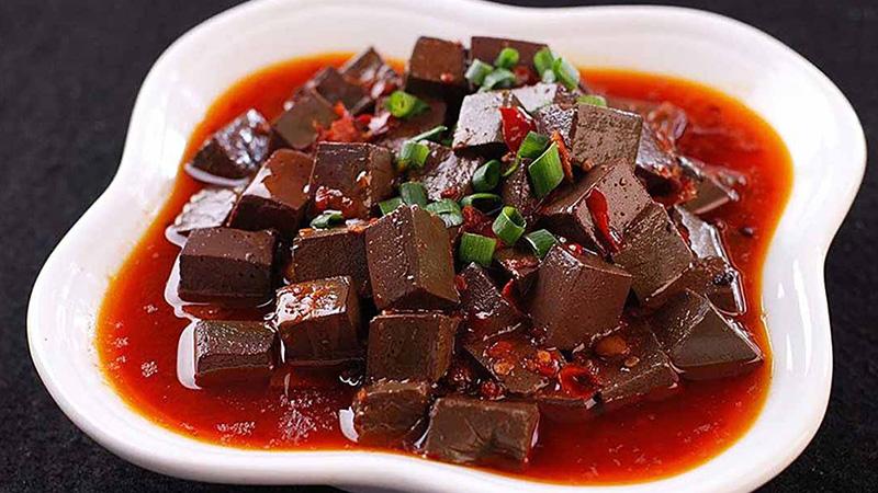 Huyết vịt chứa bao nhiêu calo? Liệu ăn huyết vịt có làm tăng cân không?