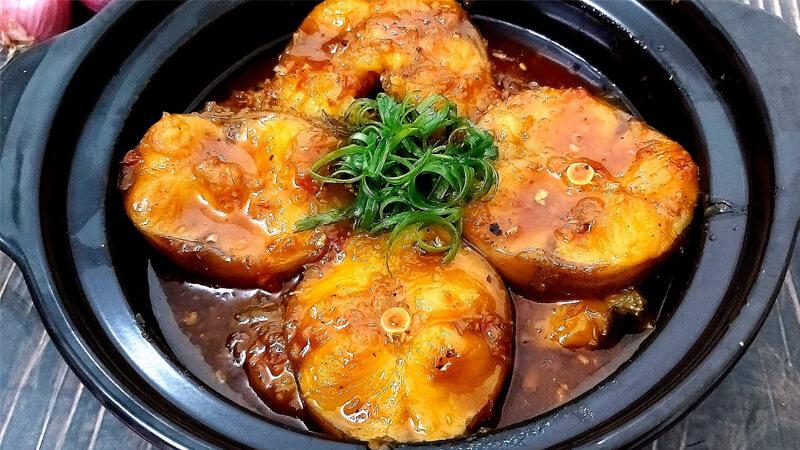 Khám phá công thức làm cá lăng kho tộ đậm đà, thơm ngon ngay tại nhà, để bữa ăn thêm phần hấp dẫn và trọn vẹn hương vị.