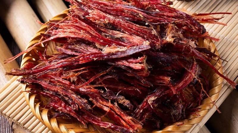 Thịt trâu gác bếp – đặc sản vùng cao có gì mà giá tới 1-2 triệu đồng/kg vẫn khiến người ta mê mẩn săn tìm?