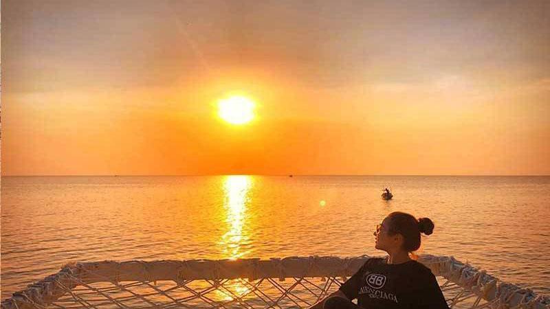 Khám phá 10 quán cà phê xinh đẹp tại Phú Quốc, nơi thu hút đông đảo du khách đến thưởng thức không gian độc đáo và hương vị thơm ngon.