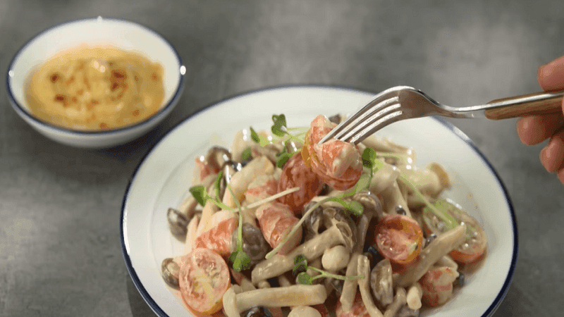 Khám phá công thức salad nấm linh chi giúp thanh lọc cơ thể và mang đến hương vị nhẹ nhàng cho bữa ăn gia đình.