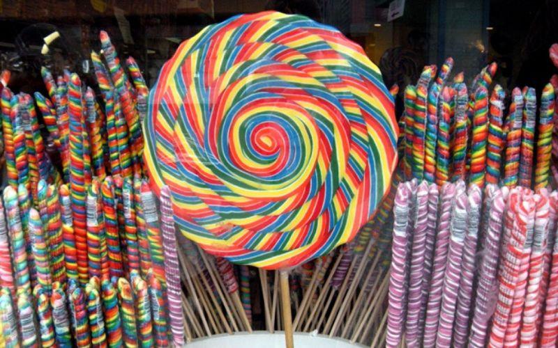 Cách làm những chiếc kẹo mút lollipop Giáng sinh dễ thương và đơn giản