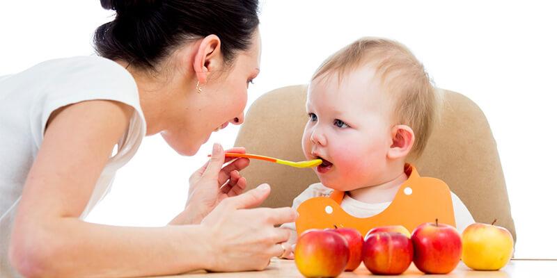 Danh sách các loại trái cây lý tưởng cho bé khi bước vào giai đoạn ăn dặm, phân theo từng tháng tuổi