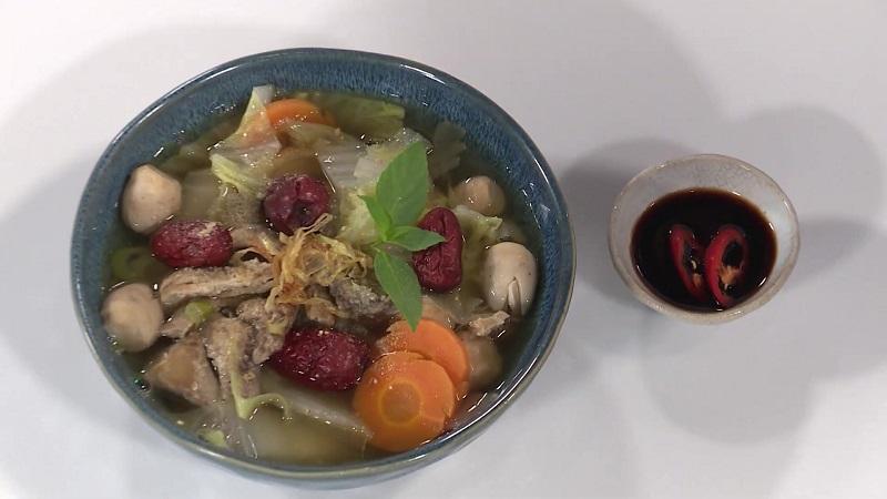 Khám phá ngay cách nấu canh chân nấm táo đỏ với hương vị ngọt ngào, bổ dưỡng cho sức khỏe của bạn.