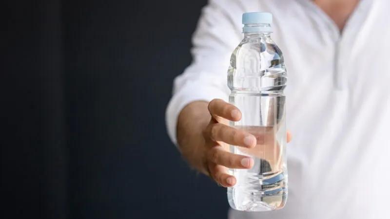 Những dấu hiệu cho thấy bạn đang tiêu thụ quá nhiều nước trong một ngày