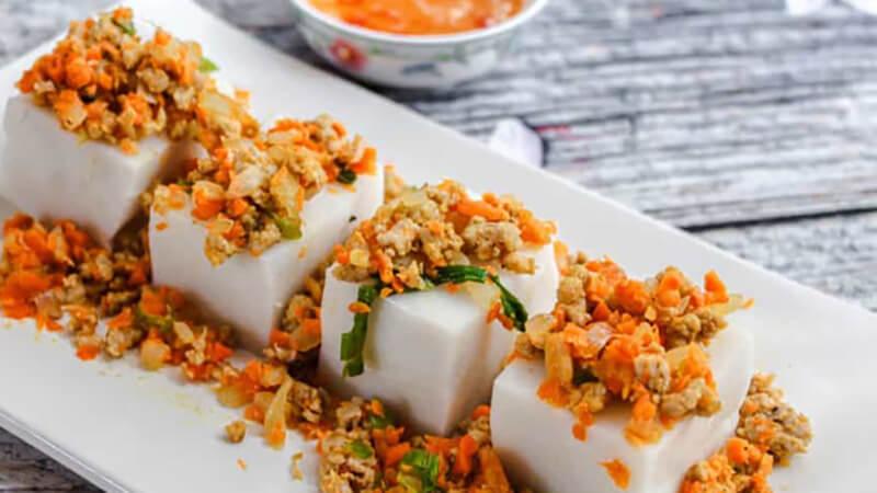 Khám phá công thức làm bánh đúc mặn đúng vị miền Nam, món ăn đầy hương sắc của vùng đất phương Nam.