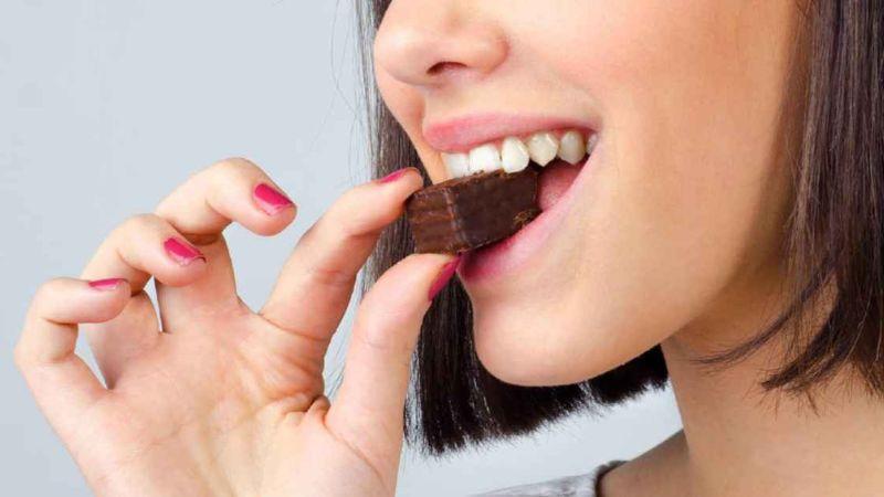 Một số cơn thèm ăn đột ngột có thể là dấu hiệu cảnh báo cơ thể đang thiếu hụt dinh dưỡng hoặc gặp phải vấn đề về sức khỏe. Hãy chú ý đến những tín hiệu này để kịp thời điều chỉnh chế độ ăn uống và chăm sóc cơ thể.