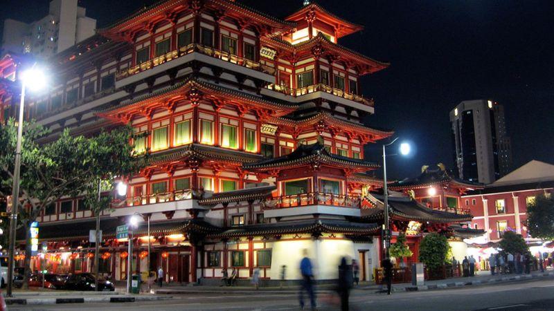 Khám phá 8 điểm đến lý tưởng ở Quận 5, nơi bạn có thể thư giãn và giải tỏa căng thẳng sau những giờ làm việc vất vả.