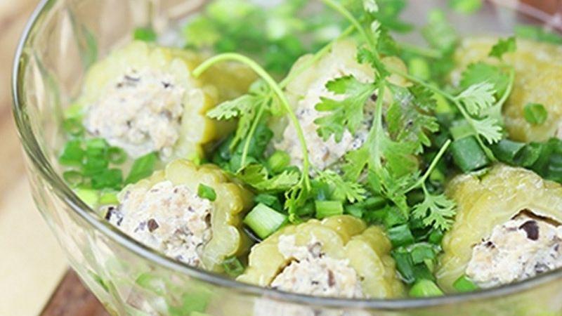 Cách nấu canh khổ qua hầm chay thanh mát, dễ làm, vị dịu nhẹ