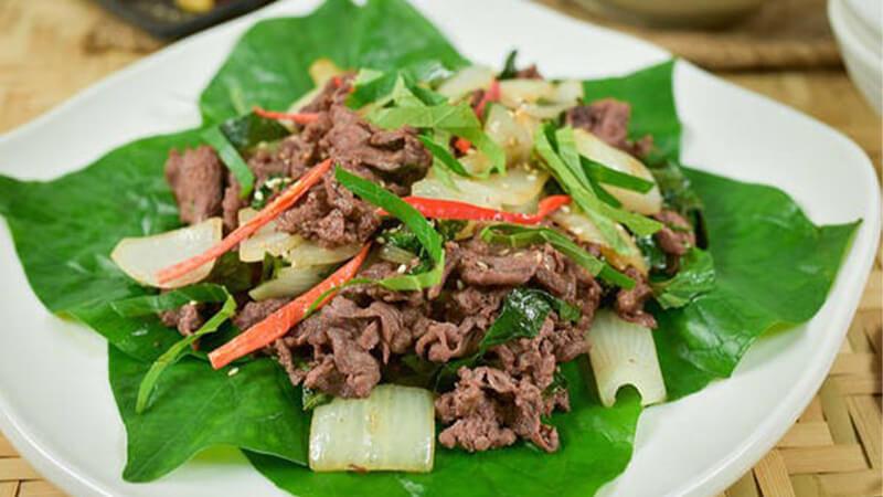 Hướng dẫn cách chế biến thịt dê xào lá lốt tại nhà, dễ làm nhưng đầy hấp dẫn với hương thơm quyến rũ.
