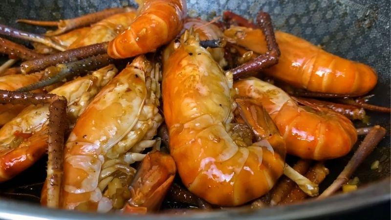 Hướng dẫn chế biến tôm càng xanh sốt me chua ngọt, đảm bảo cả gia đình sẽ mê mẩn ngay lần đầu thưởng thức.