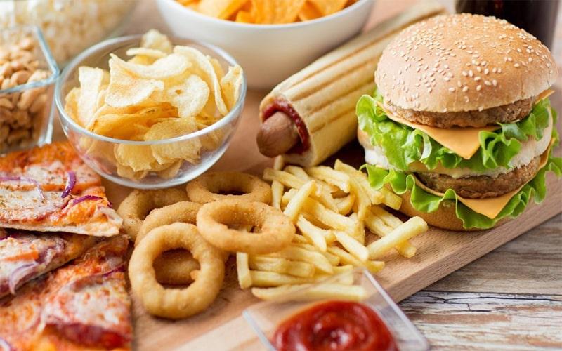 Khi mắc táo bón, bạn nên tránh những loại thực phẩm nào để không làm bệnh trở nên nghiêm trọng hơn?