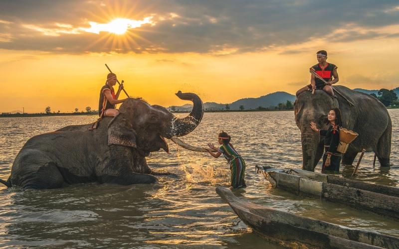Khám phá Đắk Lắk qua một hành trình đầy ấn tượng với cẩm nang du lịch và 30 địa điểm đẹp, hấp dẫn nhất.