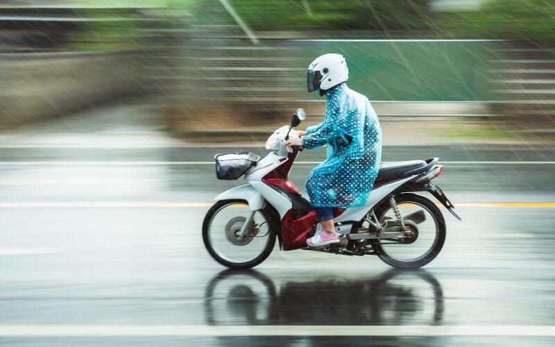 Nhận biết xe máy sắp hết xăng để không bị kẹt giữa đường