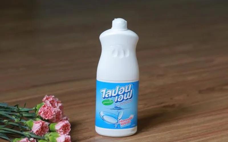 Nước rửa chén Lipon có đặc điểm đậm đặc hay không? Và sự đa dạng của các dòng sản phẩm là gì?