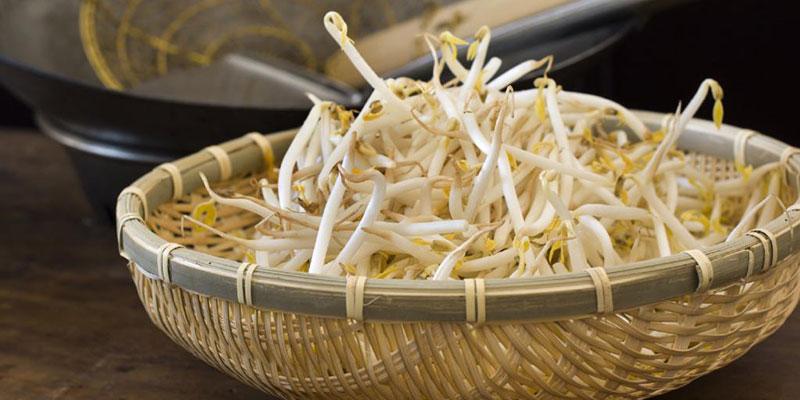 Khi ăn bún phở, nên chọn giá trụng hay giá sống để vừa ngon vừa an toàn cho sức khỏe?