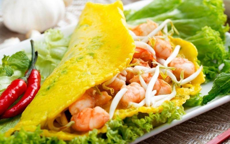 Bánh xèo miền Trung giòn rụm, mang đậm hương vị đặc trưng, khiến ai nếm thử cũng phải say mê. Một món ăn dễ làm nhưng lại đầy cuốn hút, khiến người ta muốn thử ngay lập tức.