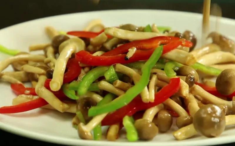 Khám phá cách chế biến nấm linh chi xào ớt chuông thơm ngon tuyệt vời