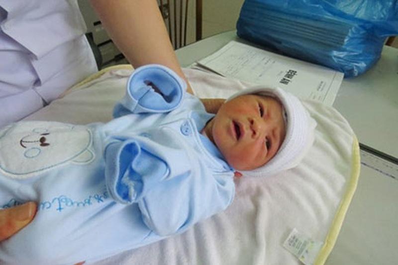 Cân nặng lý tưởng của trẻ sơ sinh là bao nhiêu?