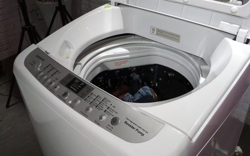 Việc ngâm quần áo trong máy giặt tưởng như giúp làm sạch, nhưng thực tế lại là một sai lầm không ngờ tới.