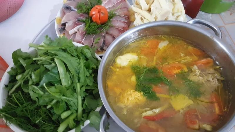 Khám phá công thức nấu lẩu cá chép đậm đà, thơm ngon, khiến vị giác mê mẩn không thể quên.