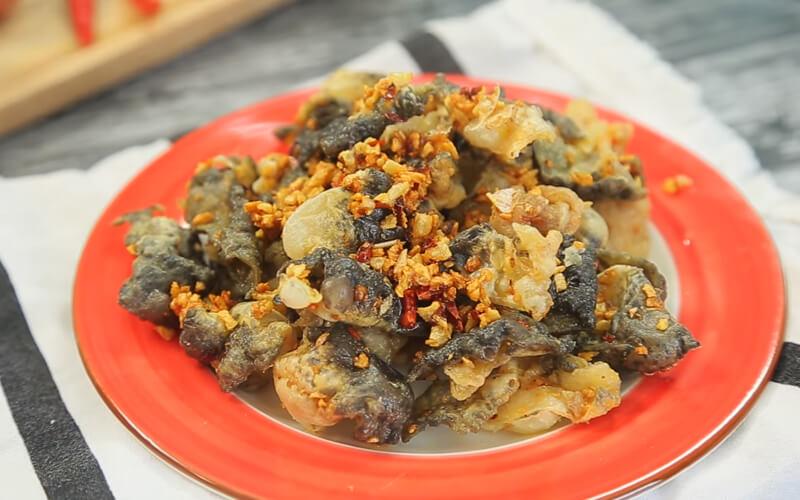 Hướng dẫn chi tiết cách làm món da ếch chiên giòn xóc tỏi ớt đầy hấp dẫn ngay tại nhà.