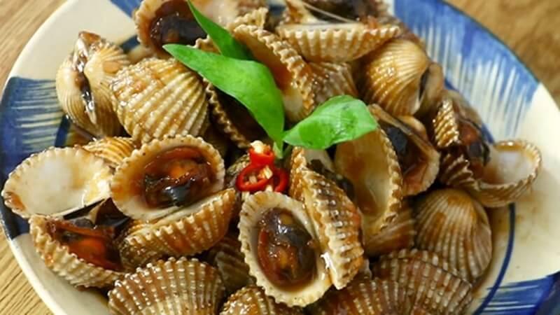 Khám phá công thức sò huyết rang muối ớt cay ngon miệng, đậm đà, hấp dẫn.