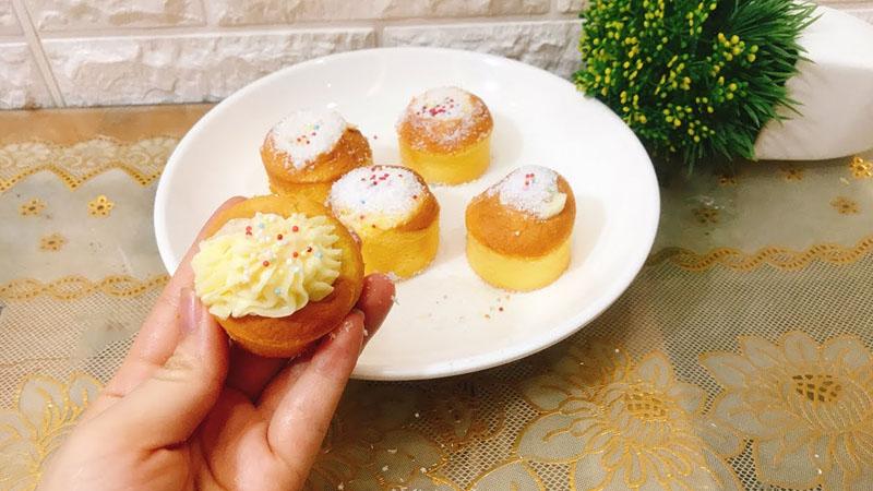 Khám phá 4 cách làm bánh cupcake thơm ngon ngay tại nhà chỉ với những dụng cụ đơn giản trong bếp.