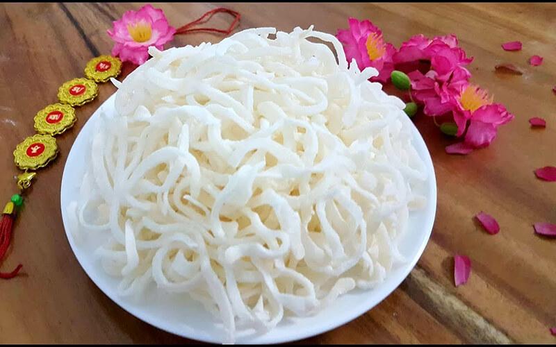 Khám phá cách làm mứt dừa hình hoa hồng sắc màu tuyệt đẹp, vừa ngon miệng lại vừa hấp dẫn mắt nhìn, một món quà Tết không thể thiếu trong mỗi gia đình.