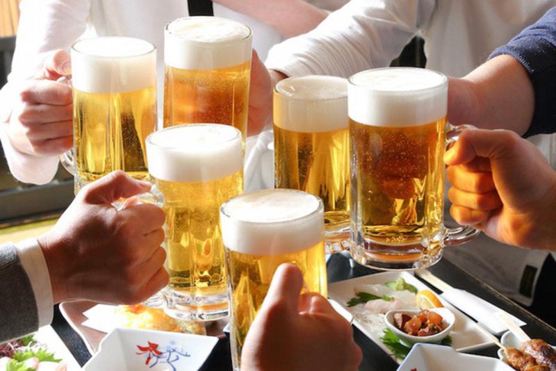 Lo ngại bia gây béo bụng? Hãy khám phá ngay những cách uống bia mà không lo tăng cân trong bài viết này.