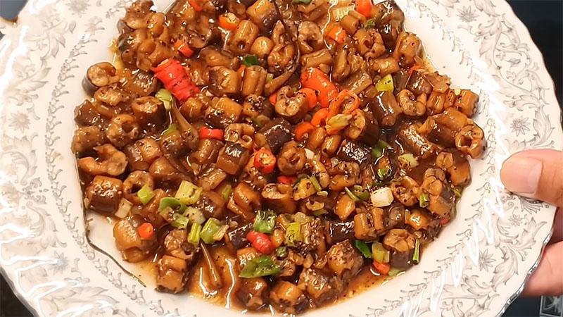 Khám phá công thức lươn kho tiêu đậm đà, một món ăn đặc sản Nam Bộ mang đến hương vị đậm đà và khó quên.