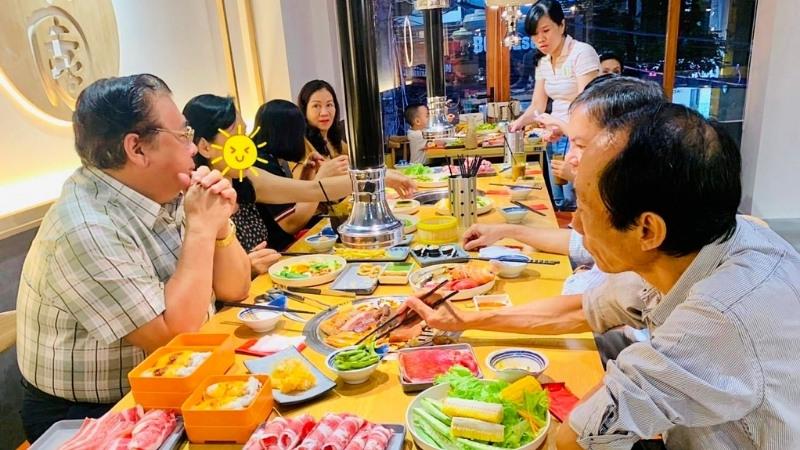Top 12 địa chỉ buffet hấp dẫn nhất tại quận 8, mang đến những trải nghiệm ẩm thực không thể bỏ lỡ, từ các món ăn đa dạng đến không gian sang trọng.