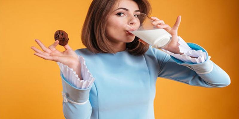 Phụ nữ nên uống bao nhiêu sữa mỗi ngày để đạt sức khỏe tối ưu?