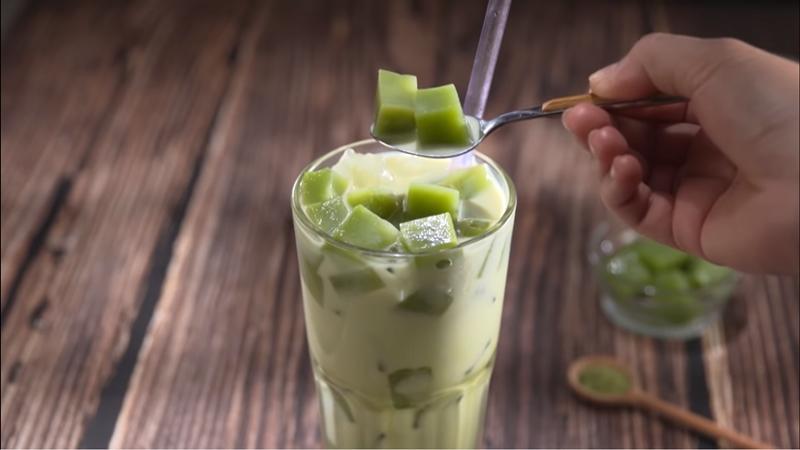 Khám phá công thức trà sữa gạo thạch matcha với vị thanh mát, ngọt ngào, lý tưởng cho những ngày hè oi ả