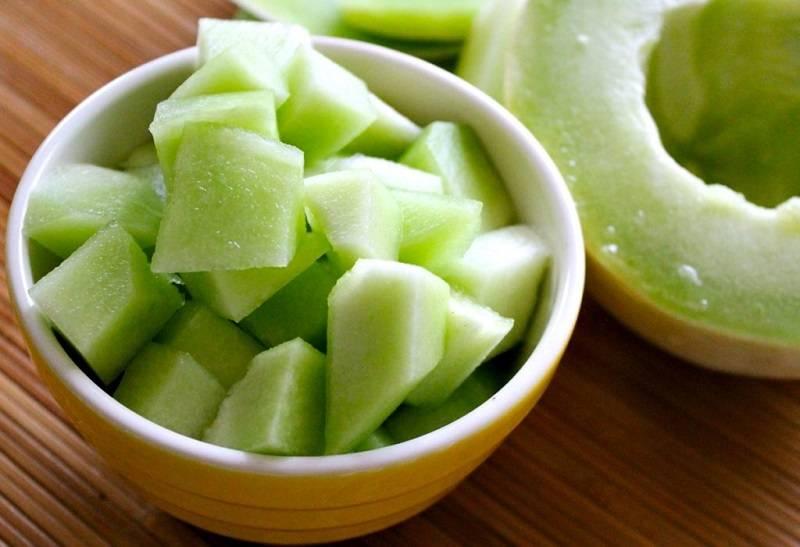 Dưa gang dầm sữa đường, sự hòa quyện ngọt ngào, thanh mát, là món ăn lý tưởng cho những ngày hè oi ả.