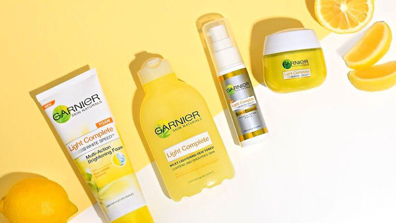 Kem dưỡng da ban ngày Garnier Light Complete Speed SPF30 PA+++ mang đến giải pháp hoàn hảo để bảo vệ làn da khỏi tác hại của ánh nắng mặt trời và dưỡng trắng da hiệu quả.