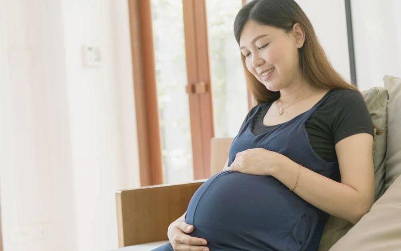 Hiện tượng thai nhi cử động trong bụng mẹ có ý nghĩa gì?