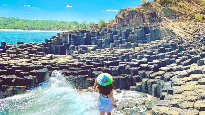 Khám phá Phú Yên chi tiết: Những điểm đến ấn tượng, món ăn đặc sắc và đặc sản không thể bỏ qua trong hành trình của bạn.